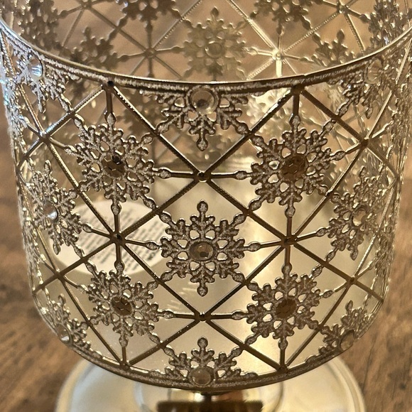 Bath & Body Works Silver Snowflake Candle Holder - Picture 4 of 9
